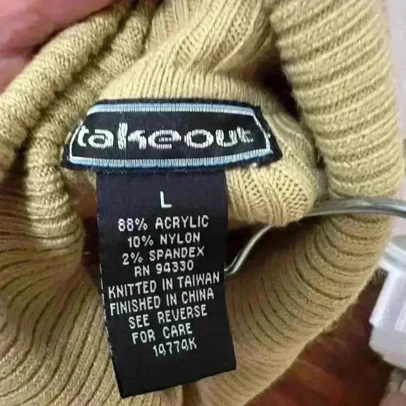 Takeout Camel Colored Turtleneck 90s - Picture 3 of 3
